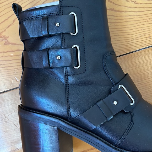 Booties Marc Fisher. Preowned. Excellent Condition. - Picture 9 of 9